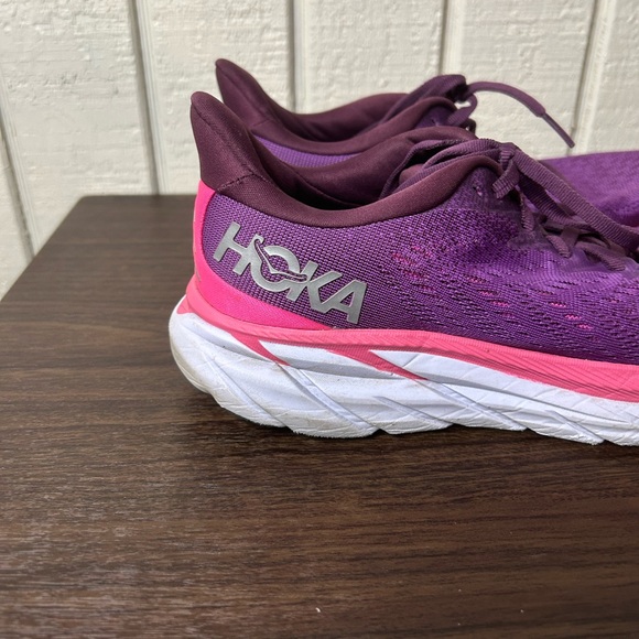 Hoka Clifton 8 sneakers, size 7. - Picture 4 of 8
